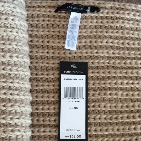 BCBG Super Long Camel scarf - Picture 4 of 4